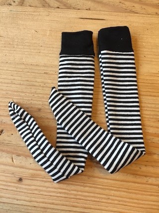SD long socks black and white