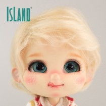 Island Bru, wavy blond wig