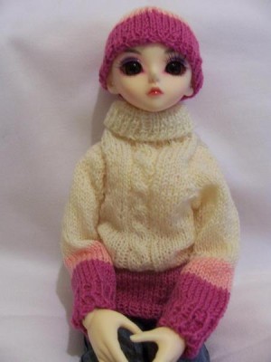 Pink and white jumper SD